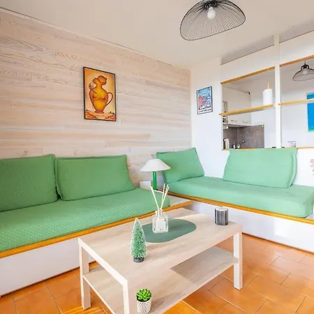 Apartment Au Calme, Dans Les Pins, Avec Vue Et Piscine