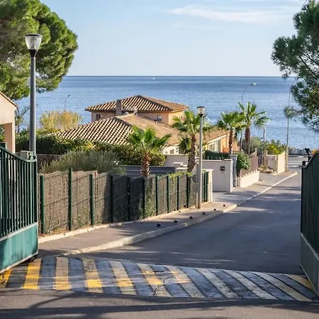 Au Calme, Dans Les Pins, Avec Vue Et Piscine Apartment Sainte-Maxime