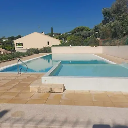 Apartment Au Calme, Dans Les Pins, Avec Vue Et Piscine